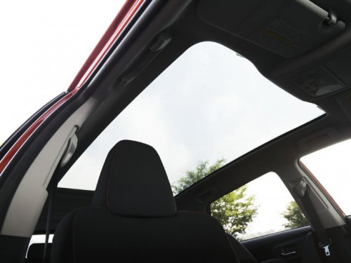 Характеристики автомобиля Toyota Auris 1.8 180G (08.2012 - 03.2015): фото, вместимость, скорость, двигатель, топливо, масса, отзывы