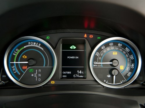 Характеристики автомобиля Toyota Auris 1.4 D-4D MT Life (07.2013 - 05.2014): фото, вместимость, скорость, двигатель, топливо, масса, отзывы