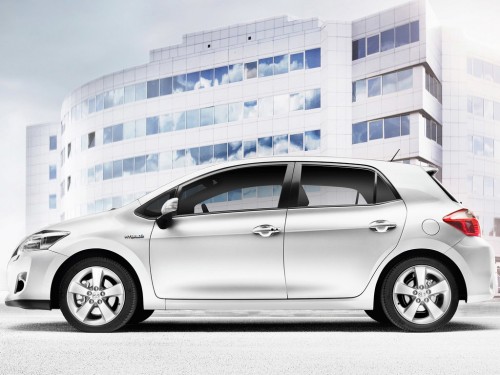 Характеристики автомобиля Toyota Auris 1.4 D-4D MultiMode Life+ 5dr. (07.2010 - 05.2011): фото, вместимость, скорость, двигатель, топливо, масса, отзывы
