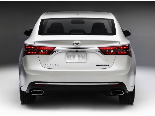 Характеристики автомобиля Toyota Avalon 3.5 AT XLE Plus (10.2015 - 04.2018): фото, вместимость, скорость, двигатель, топливо, масса, отзывы