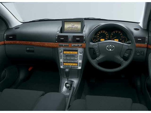 Характеристики автомобиля Toyota Avensis 2.4 Qi (09.2005 - 06.2006): фото, вместимость, скорость, двигатель, топливо, масса, отзывы