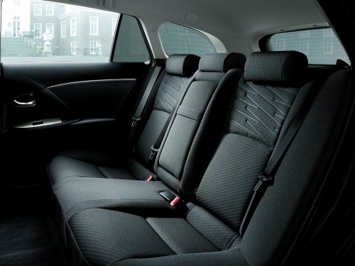 Характеристики автомобиля Toyota Avensis 1.8 CVT Комфорт Плюс (11.2008 - 09.2011): фото, вместимость, скорость, двигатель, топливо, масса, отзывы