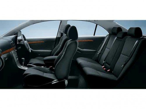 Характеристики автомобиля Toyota Avensis 2.0 Xi (09.2005 - 06.2006): фото, вместимость, скорость, двигатель, топливо, масса, отзывы