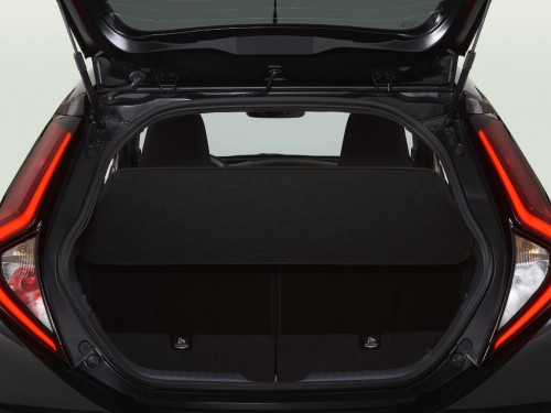 Характеристики автомобиля Toyota Aygo X 1.0 CVT Air Style (11.2022 - н.в.): фото, вместимость, скорость, двигатель, топливо, масса, отзывы