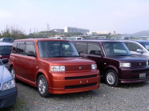 Характеристики автомобиля Toyota bB 1.3 S W version (04.2003 - 11.2005): фото, вместимость, скорость, двигатель, топливо, масса, отзывы