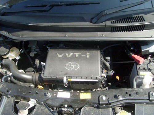 Характеристики автомобиля Toyota bB 1.3 S garnet edition (12.2005 - 07.2007): фото, вместимость, скорость, двигатель, топливо, масса, отзывы