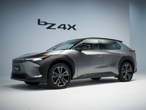 Характеристики автомобиля Toyota bZ4X 71.4 kWh Z (05.2022 - н.в.): фото, вместимость, скорость, двигатель, топливо, масса, отзывы