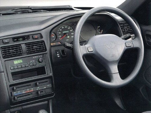 Характеристики автомобиля Toyota Caldina 1.5 UL (11.1992 - 12.1995): фото, вместимость, скорость, двигатель, топливо, масса, отзывы
