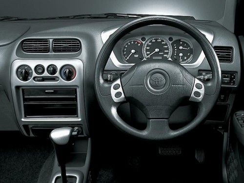 Характеристики автомобиля Toyota Cami 1.3 Q aero version (01.2002 - 01.2006): фото, вместимость, скорость, двигатель, топливо, масса, отзывы