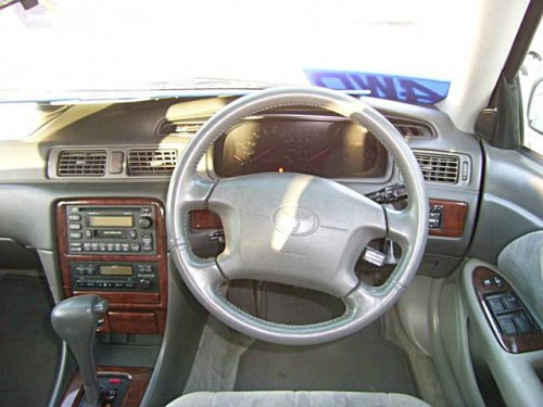 Характеристики автомобиля Toyota Camry Gracia 2.2 V selection (08.1998 - 07.1999): фото, вместимость, скорость, двигатель, топливо, масса, отзывы