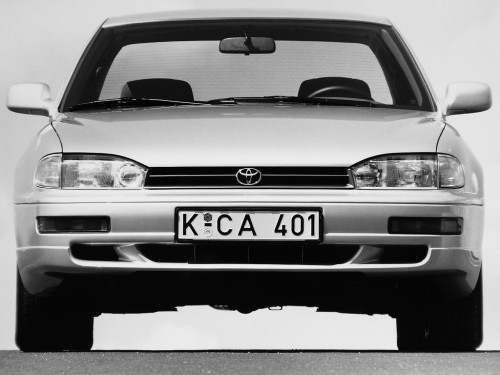 Характеристики автомобиля Toyota Camry 2.2 AT LE (01.1994 - 06.1996): фото, вместимость, скорость, двигатель, топливо, масса, отзывы