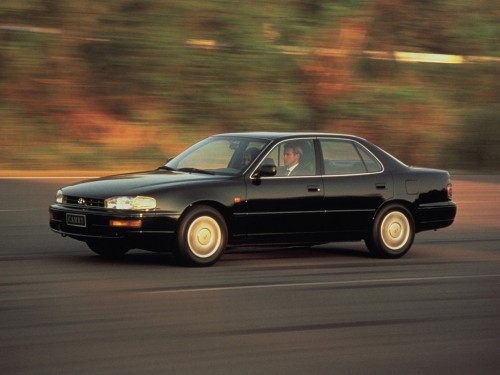 Характеристики автомобиля Toyota Camry 2.2 AT (01.1992 - 08.1996): фото, вместимость, скорость, двигатель, топливо, масса, отзывы