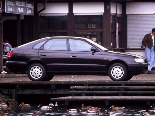 Характеристики автомобиля Toyota Carina E 1.6 MT XLi (02.1995 - 03.1996): фото, вместимость, скорость, двигатель, топливо, масса, отзывы