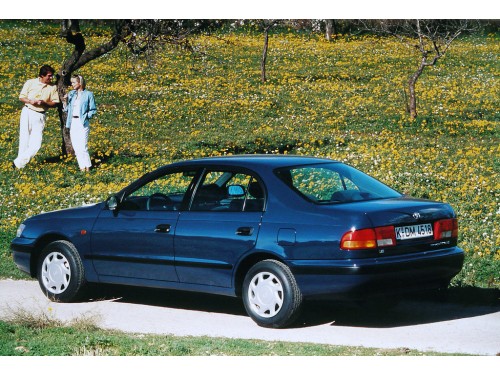 Характеристики автомобиля Toyota Carina E 1.6 MT GLi (04.1996 - 11.1997): фото, вместимость, скорость, двигатель, топливо, масса, отзывы
