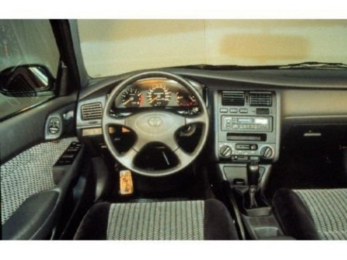 Характеристики автомобиля Toyota Carina E 1.6 MT GLi (04.1996 - 12.1997): фото, вместимость, скорость, двигатель, топливо, масса, отзывы