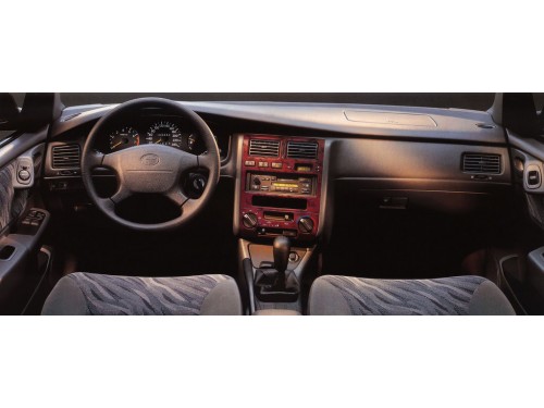 Характеристики автомобиля Toyota Carina E 1.6 MT GLi (12.1992 - 01.1995): фото, вместимость, скорость, двигатель, топливо, масса, отзывы