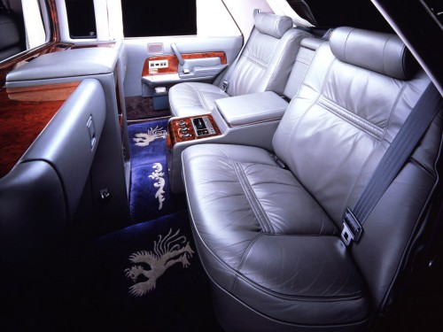 Характеристики автомобиля Toyota Century 4.0 L type (12.1994 - 03.1997): фото, вместимость, скорость, двигатель, топливо, масса, отзывы