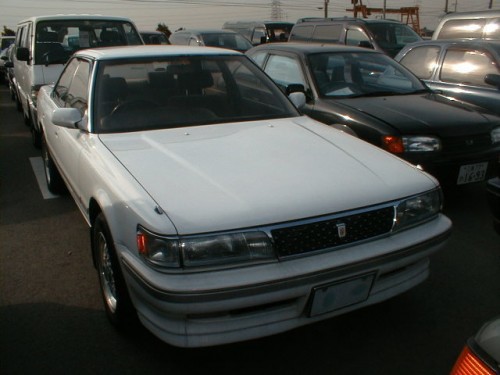 Характеристики автомобиля Toyota Chaser 2.0 SXL (08.1990 - 09.1992): фото, вместимость, скорость, двигатель, топливо, масса, отзывы