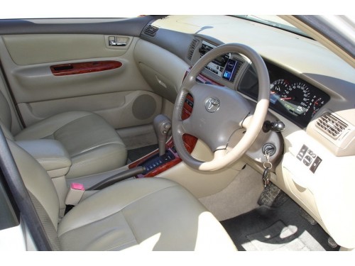 Характеристики автомобиля Toyota Corolla Altis 1.3 MT (08.2000 - 04.2004): фото, вместимость, скорость, двигатель, топливо, масса, отзывы