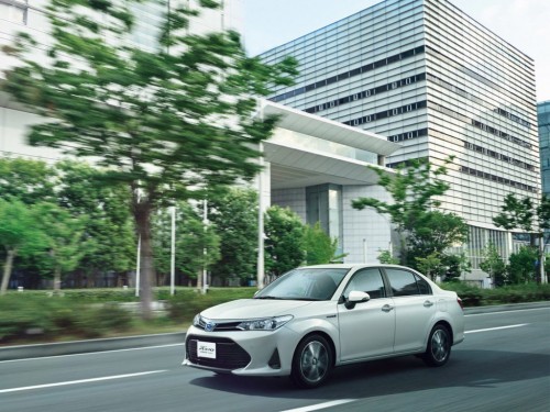 Характеристики автомобиля Toyota Corolla Axio 1.5 EX (08.2022 - н.в.): фото, вместимость, скорость, двигатель, топливо, масса, отзывы