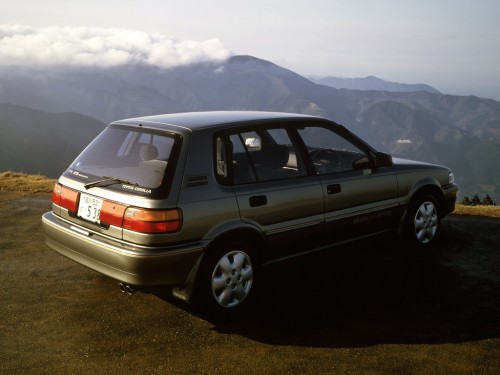 Характеристики автомобиля Toyota Corolla FX 1.5 FX-G (05.1989 - 04.1992): фото, вместимость, скорость, двигатель, топливо, масса, отзывы