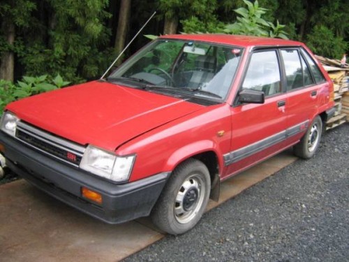 Характеристики автомобиля Toyota Corolla II 1.3 GL (05.1982 - 04.1986): фото, вместимость, скорость, двигатель, топливо, масса, отзывы