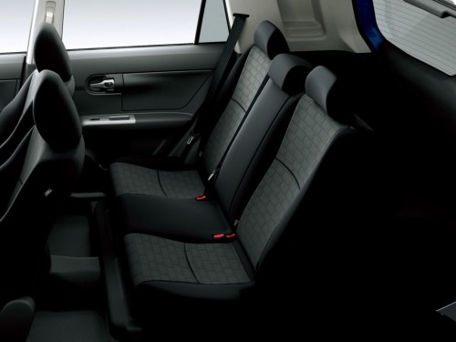 Характеристики автомобиля Toyota Corolla Rumion 1.5 X welcab rotating and sliding passenger seat B type (12.2009 - 12.2012): фото, вместимость, скорость, двигатель, топливо, масса, отзывы