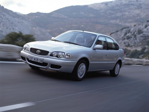Характеристики автомобиля Toyota Corolla 1.6 MT KT (02.2000 - 12.2001): фото, вместимость, скорость, двигатель, топливо, масса, отзывы