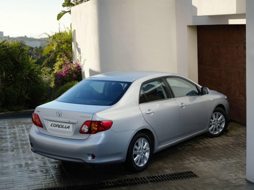 Характеристики автомобиля Toyota Corolla 1.4D MultiMode Premium (08.2009 - 06.2010): фото, вместимость, скорость, двигатель, топливо, масса, отзывы