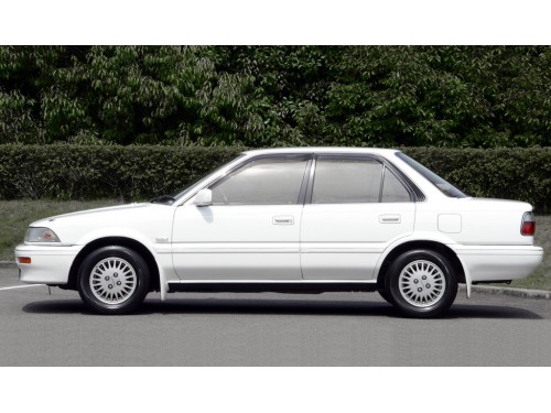 Характеристики автомобиля Toyota Corolla 1.3 Custom DX (05.1989 - 05.1991): фото, вместимость, скорость, двигатель, топливо, масса, отзывы