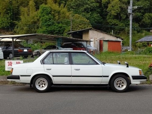 Характеристики автомобиля Toyota Corona 1800 GX (10.1983 - 12.1987): фото, вместимость, скорость, двигатель, топливо, масса, отзывы