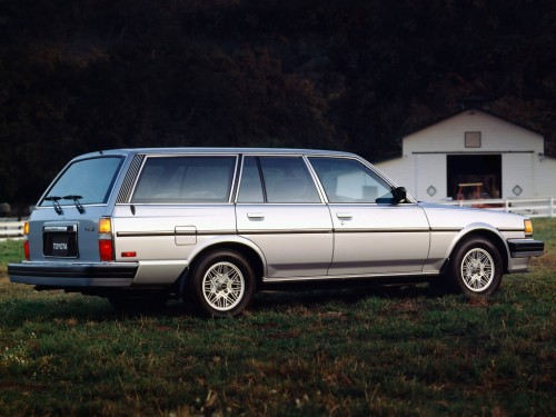 Характеристики автомобиля Toyota Cressida 2.8 MT GLX (08.1984 - 07.1988): фото, вместимость, скорость, двигатель, топливо, масса, отзывы