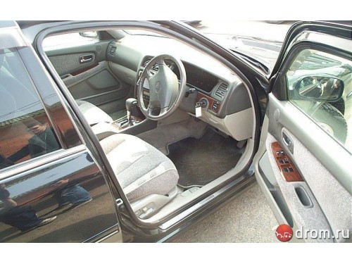 Характеристики автомобиля Toyota Cresta 2.5 super Lucent Four G package (08.1998 - 06.2001): фото, вместимость, скорость, двигатель, топливо, масса, отзывы