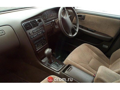 Характеристики автомобиля Toyota Cresta 1.8 SC (10.1993 - 08.1994): фото, вместимость, скорость, двигатель, топливо, масса, отзывы