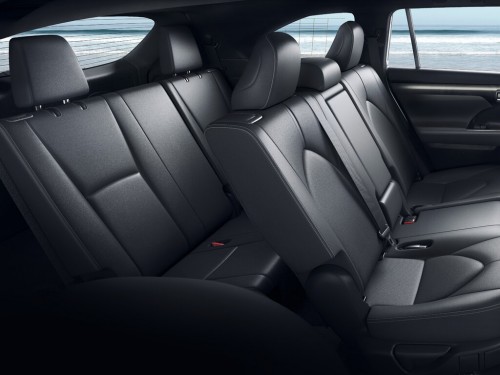 Характеристики автомобиля Toyota Crown Kluger 2.0 AT Respect 7 seats (04.2021 - н.в.): фото, вместимость, скорость, двигатель, топливо, масса, отзывы