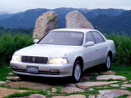 Характеристики автомобиля Toyota Crown Majesta 3.0 A type (10.1992 - 07.1993): фото, вместимость, скорость, двигатель, топливо, масса, отзывы