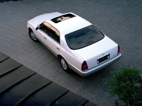 Характеристики автомобиля Toyota Crown Majesta 3.0 E type (07.1997 - 07.1998): фото, вместимость, скорость, двигатель, топливо, масса, отзывы