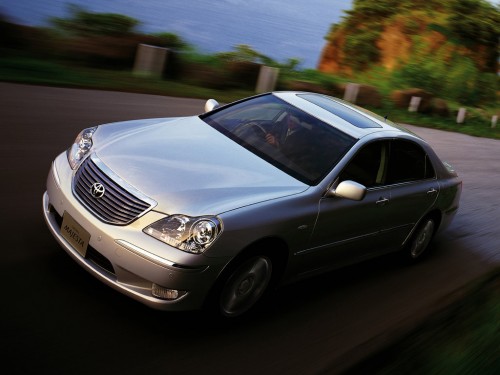 Характеристики автомобиля Toyota Crown Majesta 4.3 C type i-Four (07.2004 - 06.2006): фото, вместимость, скорость, двигатель, топливо, масса, отзывы