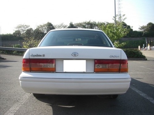 Характеристики автомобиля Toyota Crown 2.0 super Deluxe D package (08.1998 - 07.2001): фото, вместимость, скорость, двигатель, топливо, масса, отзывы