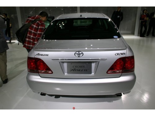 Характеристики автомобиля Toyota Crown 2.5 royal extra i-Four Q package 4WD (10.2005 - 01.2008): фото, вместимость, скорость, двигатель, топливо, масса, отзывы