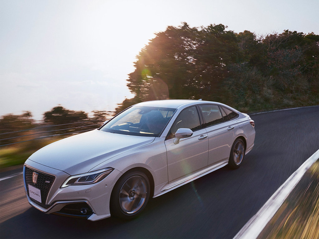 Toyota Crown Royal Saloon 2019