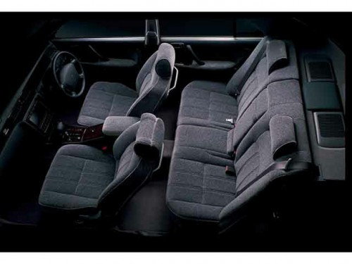 Характеристики автомобиля Toyota Crown 2.0 super saloon extra 3 number (08.1998 - 08.1999): фото, вместимость, скорость, двигатель, топливо, масса, отзывы