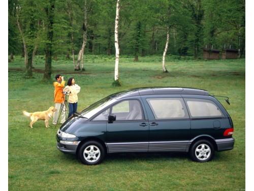 Характеристики автомобиля Toyota Estima Emina 2.2DT X Joyful Canopy (08.1993 - 12.1994): фото, вместимость, скорость, двигатель, топливо, масса, отзывы