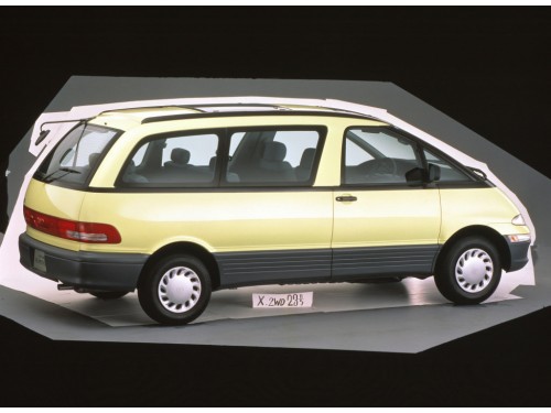 Характеристики автомобиля Toyota Estima Emina 2.2DT D middle roof (01.1992 - 12.1994): фото, вместимость, скорость, двигатель, топливо, масса, отзывы