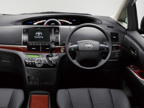 Характеристики автомобиля Toyota Estima 2.4 Aeras Leather Package 4WD (09.2014 - 05.2016): фото, вместимость, скорость, двигатель, топливо, масса, отзывы
