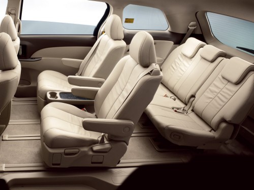 Характеристики автомобиля Toyota Estima 2.4 Aeras (7 Seater) (12.2008 - 11.2009): фото, вместимость, скорость, двигатель, топливо, масса, отзывы