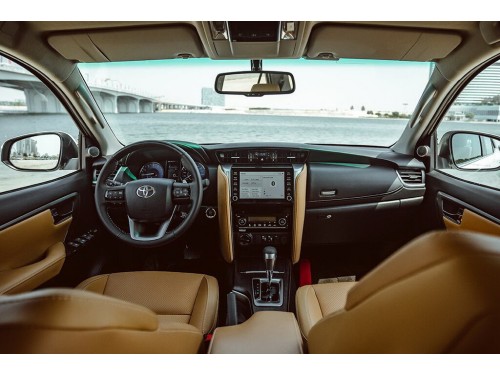 Характеристики автомобиля Toyota Fortuner 2.7 AT EXR/GX2 (06.2020 - н.в.): фото, вместимость, скорость, двигатель, топливо, масса, отзывы