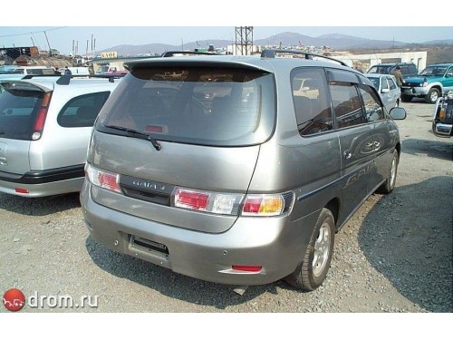Характеристики автомобиля Toyota Gaia 2.0 G package (7 Seater) (05.1998 - 03.2001): фото, вместимость, скорость, двигатель, топливо, масса, отзывы