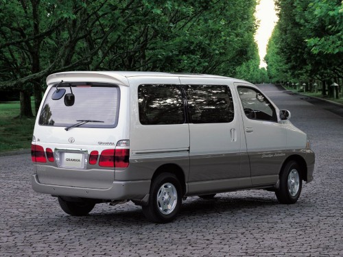 Характеристики автомобиля Toyota Granvia 3.0DT G cruising selection (08.1999 - 05.2002): фото, вместимость, скорость, двигатель, топливо, масса, отзывы