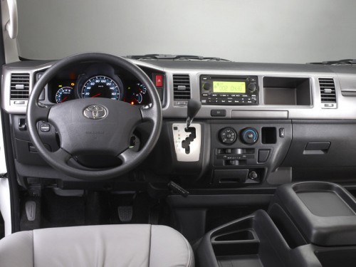 Характеристики автомобиля Toyota Hiace 2.7 AT Standart Roof GL (12.2013 - н.в.): фото, вместимость, скорость, двигатель, топливо, масса, отзывы